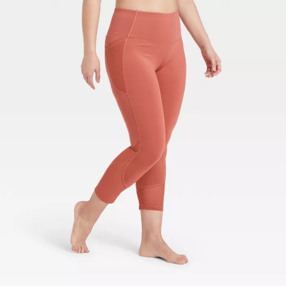 Women's Contour Powerwaist High-Rise Capri Legging - Picture 3 of 4